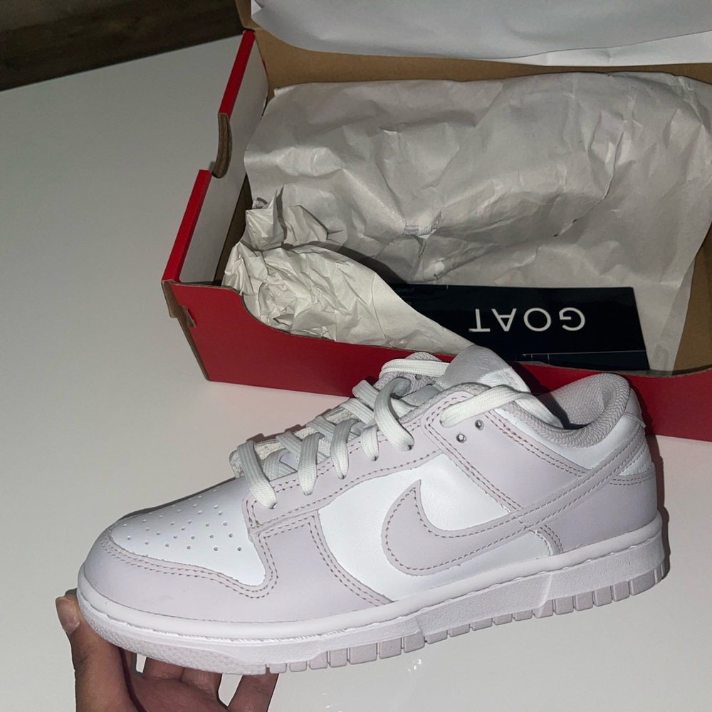 WOMENS NIKE DUNK LOW
WHITE/VENICE